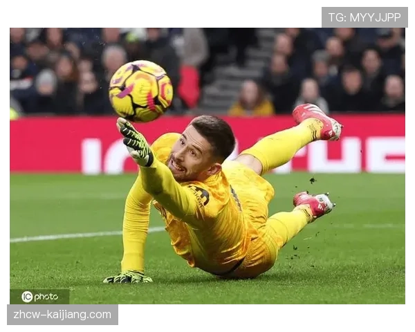 拉亚与维卡里奥并列扑救最多 两队门将均保持零封记录 拉亚与维卡里奥并列扑救最多 两队门将均保持零封记录